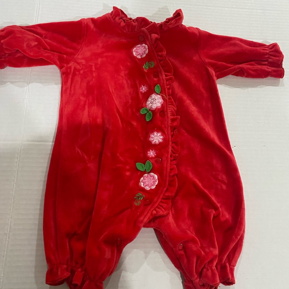 vintage baby girl red velvet baby romper with flower detail size 0-3 months